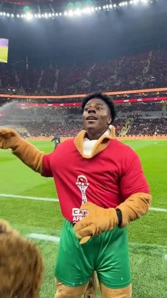 IShowSpeed in the Assad mascot costume